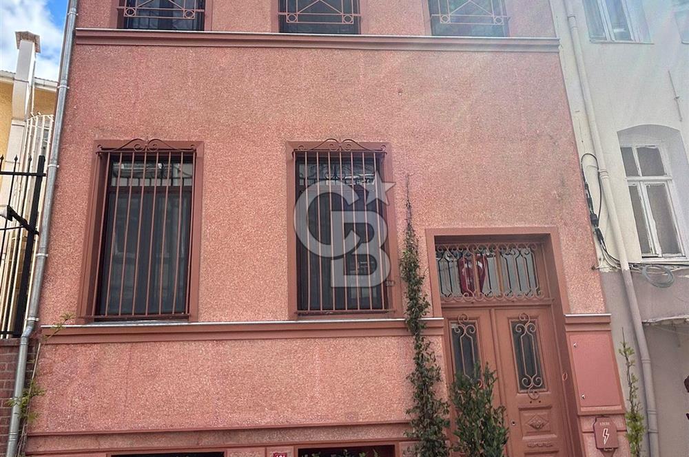 Ortaköyde Komple Bina | Yenilenmiş, Çok Amaçlı Kullanıma Uygun