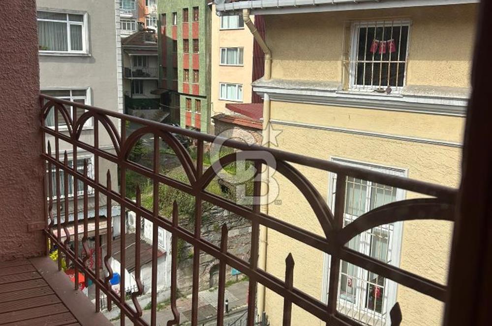 Ortaköyde Komple Bina | Yenilenmiş, Çok Amaçlı Kullanıma Uygun