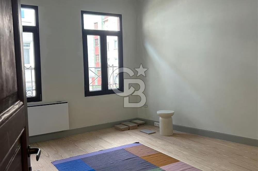 Ortaköyde Yenilenmiş Müstakil Bina | Bahçeli, 2 Girişli, Özgün