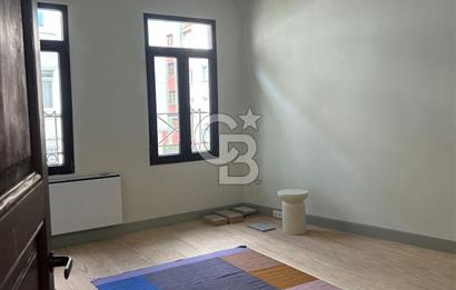 Ortaköyde Yenilenmiş Müstakil Bina | Bahçeli, 2 Girişli, Özgün