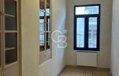 Ortaköyde Komple Bina | Yenilenmiş, Çok Amaçlı Kullanıma Uygun