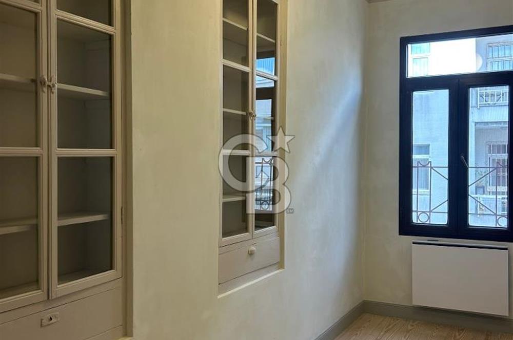 Ortaköyde Yenilenmiş Müstakil Bina | Bahçeli, 2 Girişli, Özgün