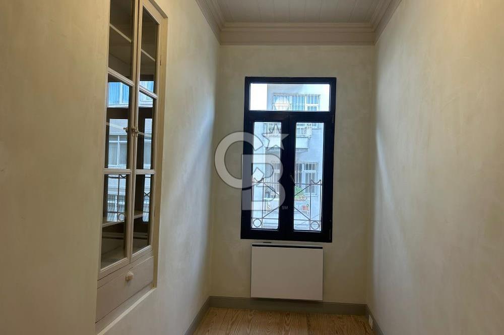 Ortaköyde Yenilenmiş Müstakil Bina | Bahçeli, 2 Girişli, Özgün