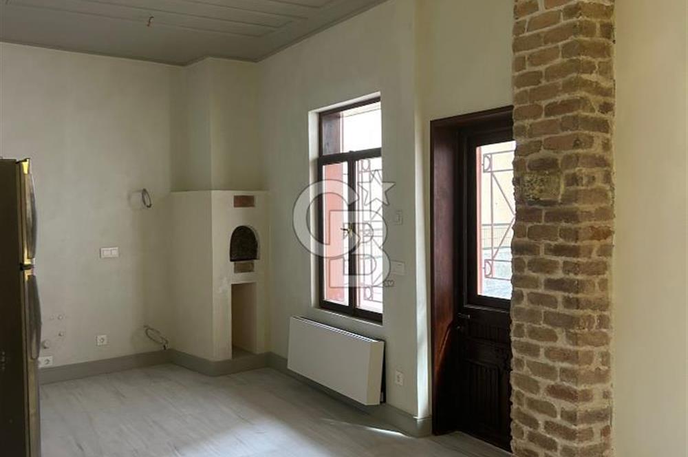 Ortaköyde Yenilenmiş Müstakil Bina | Bahçeli, 2 Girişli, Özgün
