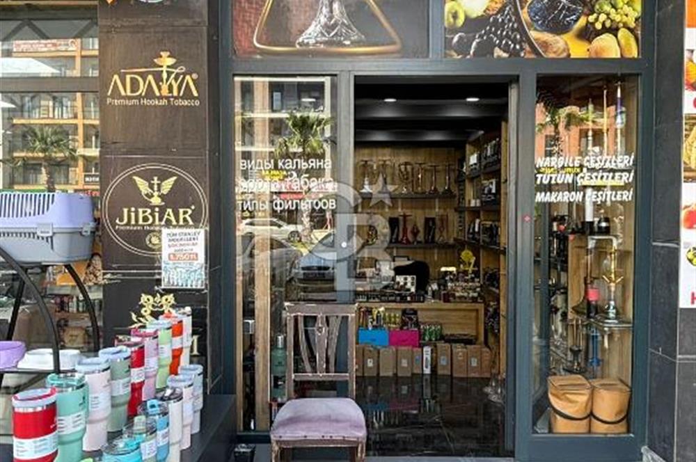 SURCADDE’DE SATILIK TERASLI DÜKKAN