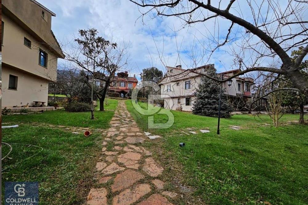 KARTEPE MAŞUKİYE SİTEİÇİ GÖL MANZARALI KİRALIK 5+1 BAHÇELİ VİLLA