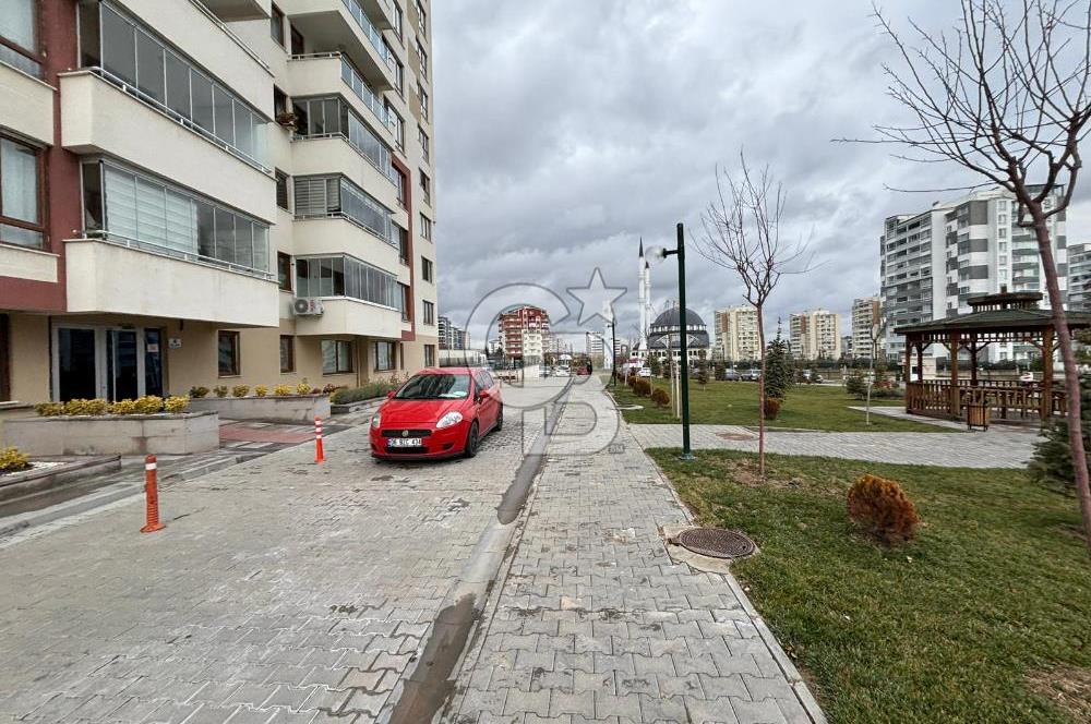 BAĞLICA'DA MERKEZİ KONUMDA MASRAFSIZ ARAKAT KİRALIK 4+1 DAİRE