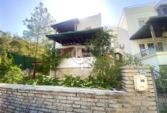 Deniz Manzaralı Mustakil Bahçeli 4+1 Dubleks Villa - 1 - 347050