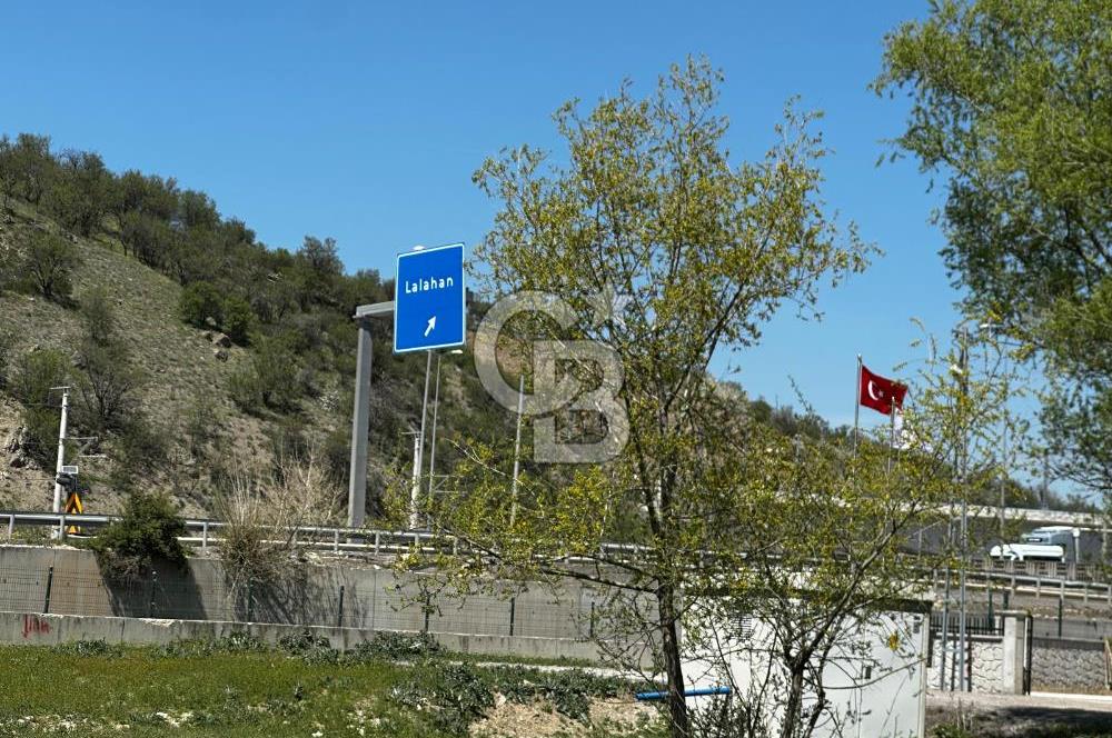 LALAHAN ATATÜRK CADDESİ ÜZERİ YOLA CEPHE KOMPLE SATILIK BİNA