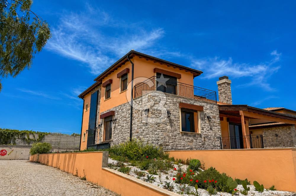 URLA İÇMELER 'DE 7+2 KİRALIK VİLLA
