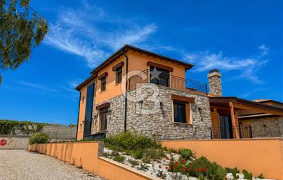 URLA İÇMELER 'DE 7+2 KİRALIK VİLLA