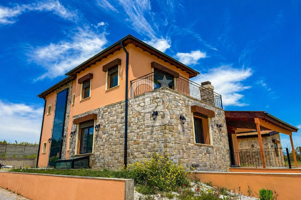 URLA İÇMELER 'DE 7+2 KİRALIK VİLLA