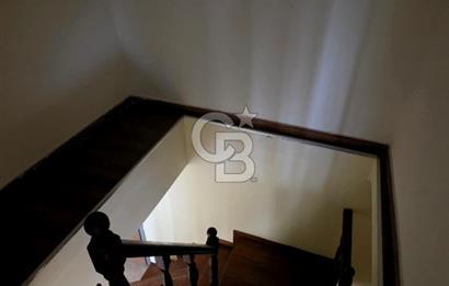 Bornovada müstakil tadında: 30m² bahçeli,4+1