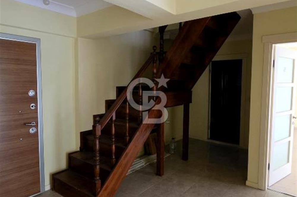 Bornovada müstakil tadında: 30m² bahçeli,4+1