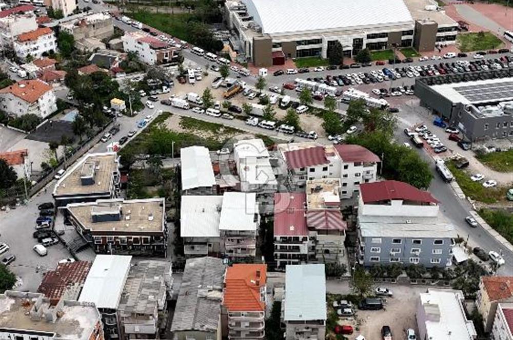 Bornovada müstakil tadında: 30m² bahçeli,4+1