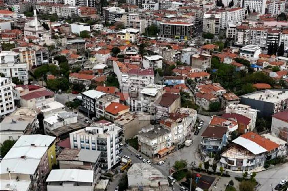 Bornovada müstakil tadında: 30m² bahçeli,4+1