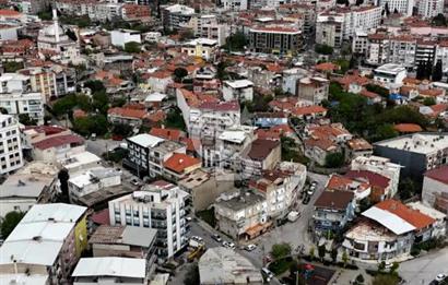 Bornovada müstakil tadında: 30m² bahçeli,4+1