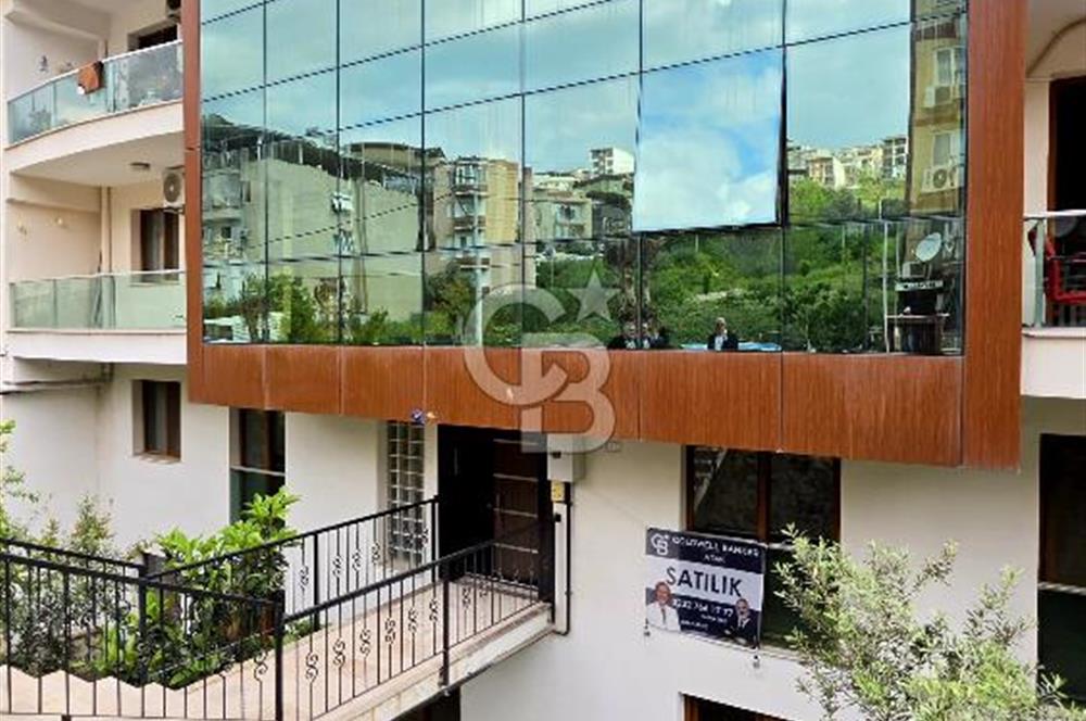 Bornovada müstakil tadında: 30m² bahçeli,4+1