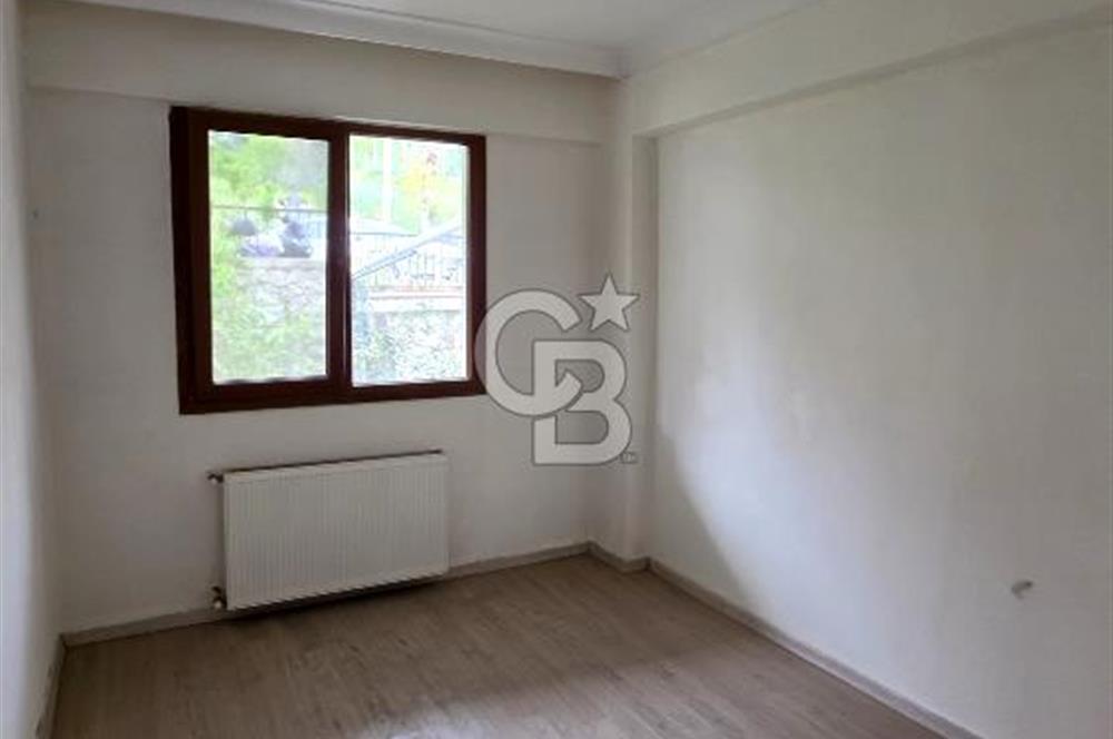 Bornovada müstakil tadında: 30m² bahçeli,4+1