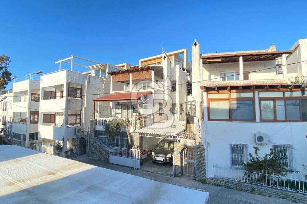 Bodrum Kumbahçe Deniz  Ve Kale Manzaralı 3+1 Bahçe Dubleks