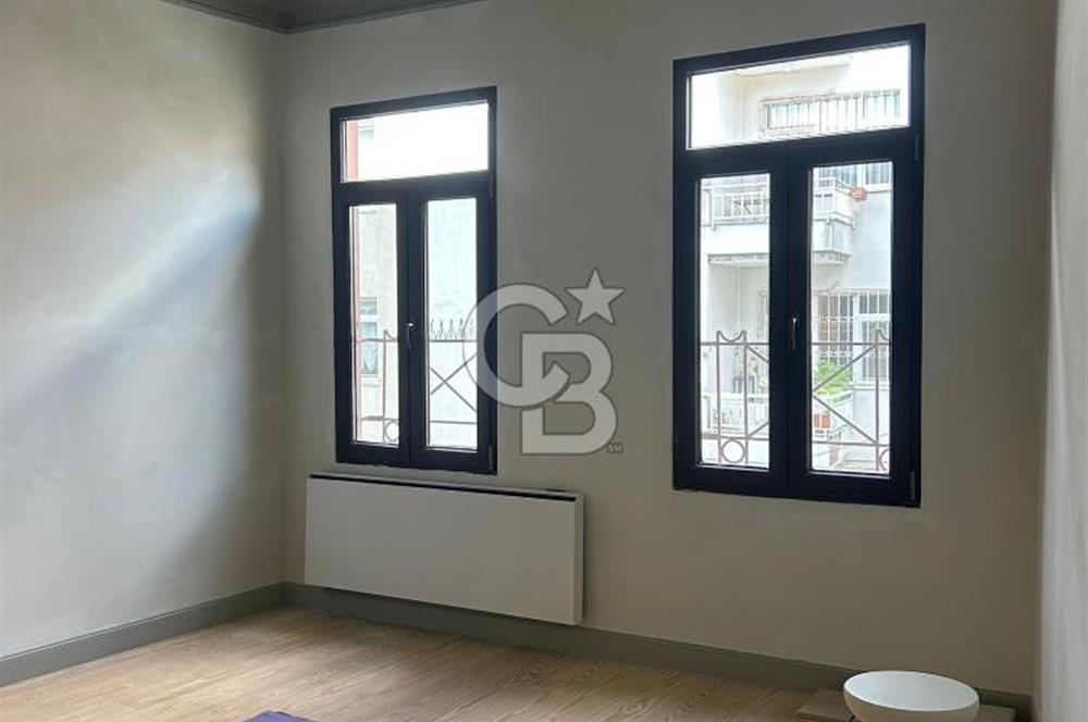 Ortaköy Taşbasamak ta Tamamen Yenilenmiş 6+1 Tarihi Bina