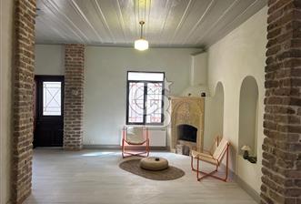 Ortaköy Taşbasamak ta Tamamen Yenilenmiş 6+1 Tarihi Bina - 1 - 347090