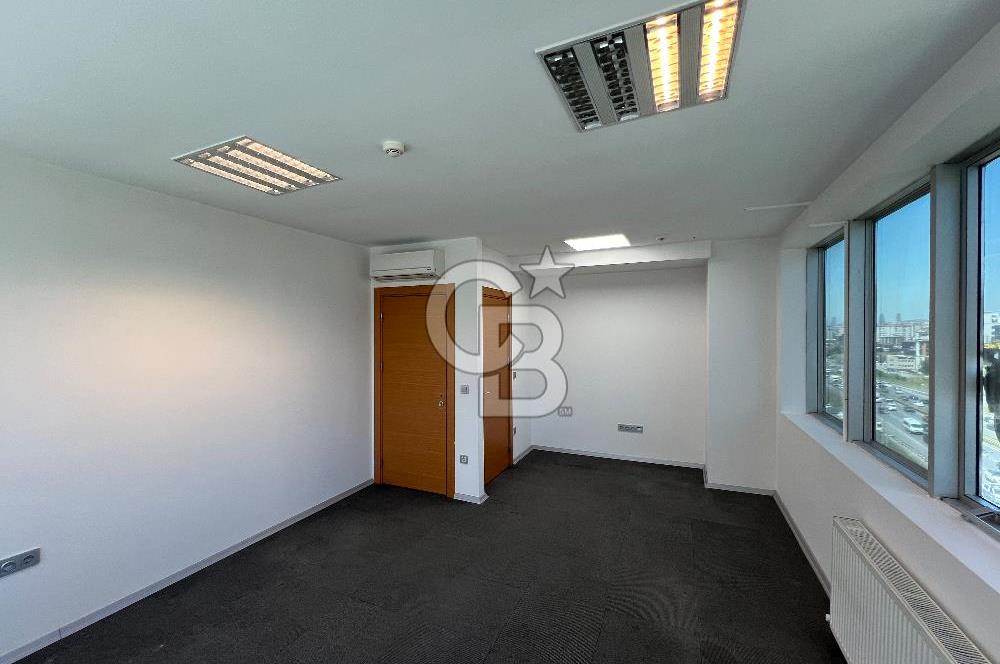 MALTEPE E5 SET ÜSTÜNDE KIRALIK 430 M2 PLAZA KATI OFIS