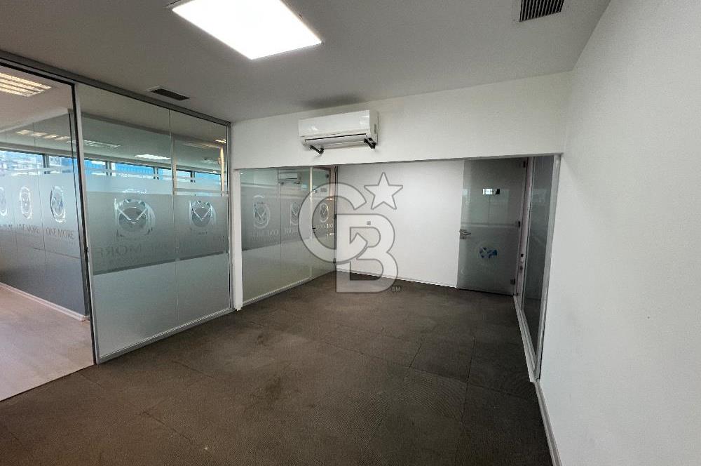 MALTEPE E5 SET ÜSTÜNDE KIRALIK 430 M2 PLAZA KATI OFIS