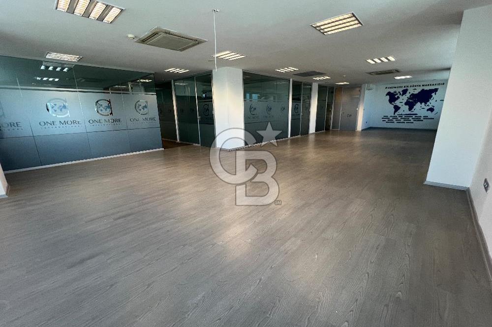 MALTEPE E5 SET ÜSTÜNDE KIRALIK 430 M2 PLAZA KATI OFIS