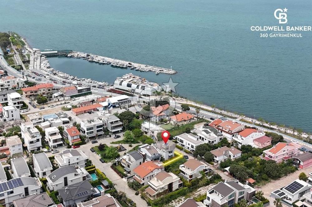 NARLIDERE ALTIEVLER’DE ÖNÜ AÇIK, KESİNTİSİZ DENİZ MANZARALI LÜKS VİLLA