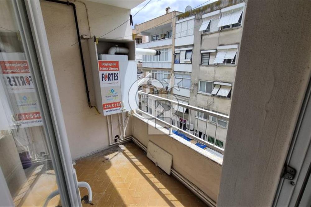Bayraklı Sevgi Yolu'nda Merkezi Konumlu Kiralık 2+1 Daire