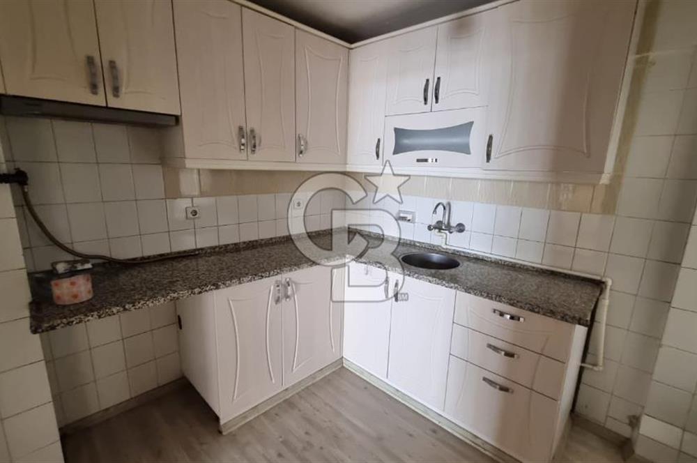 Bayraklı Sevgi Yolu'nda Merkezi Konumlu Kiralık 2+1 Daire