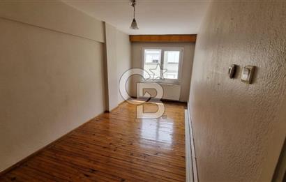 Bayraklı Sevgi Yolu'nda Merkezi Konumlu Kiralık 2+1 Daire
