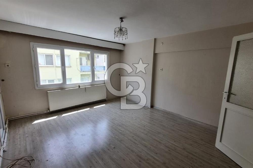 Bayraklı Sevgi Yolu'nda Merkezi Konumlu Kiralık 2+1 Daire