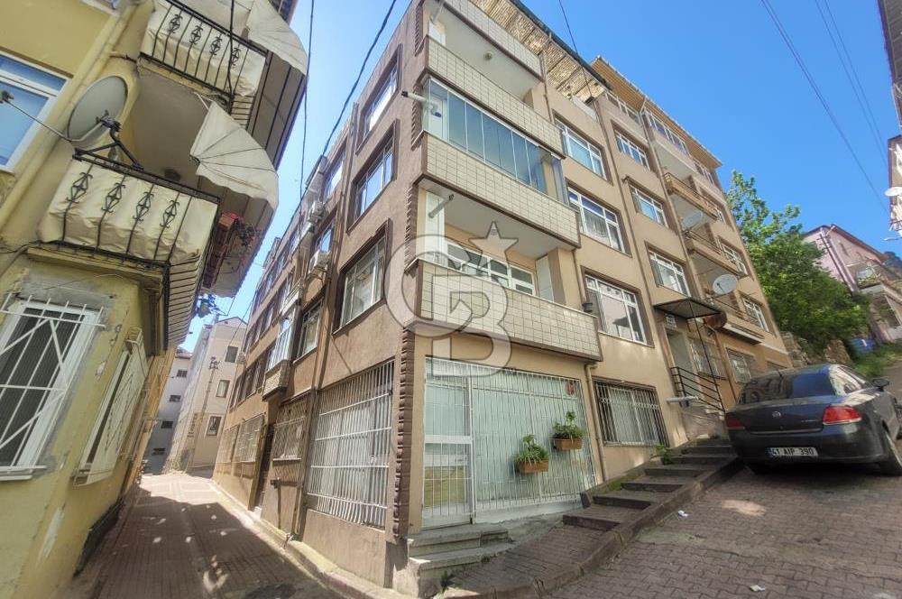 İZMİT ÇARŞI MERKEZ MANZARALI - TERASLI SATILIK 3+1 DAİRE