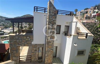 Bodrum Yokuşbaşı'nda Deniz Manzaralı 3+1 Bahçe Dubleksi