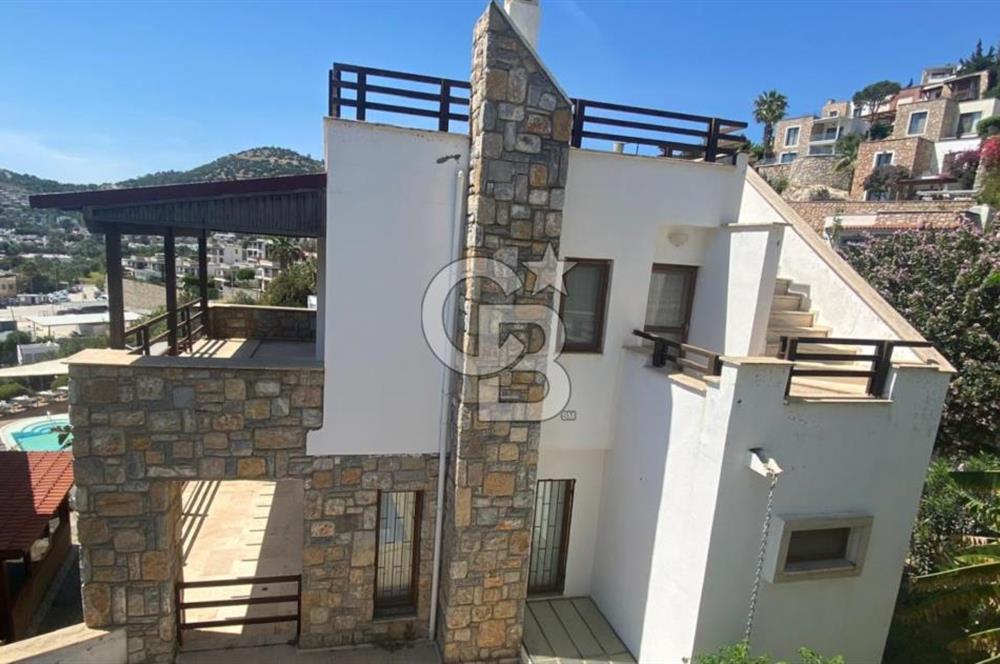 Bodrum Yokuşbaşı'nda Deniz Manzaralı 3+1 Bahçe Dubleksi