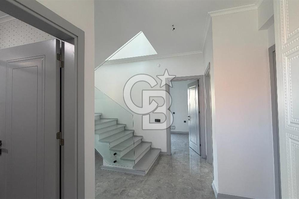 EVONADAN ÜÇPINARDA MÜSTAKİL HAVUZLU 3+1 DUBLEKS SATILIK VİLLA