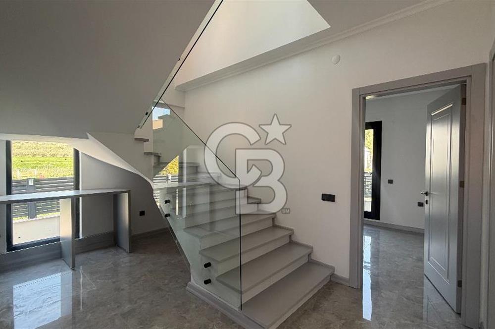 EVONADAN ÜÇPINARDA MÜSTAKİL HAVUZLU 3+1 DUBLEKS SATILIK VİLLA
