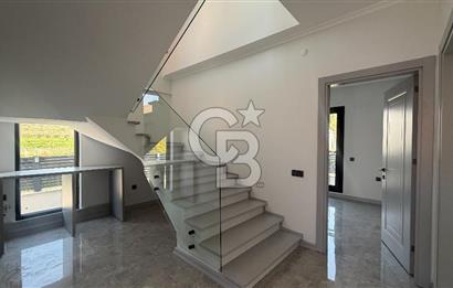 EVONADAN ÜÇPINARDA MÜSTAKİL HAVUZLU 3+1 DUBLEKS SATILIK VİLLA