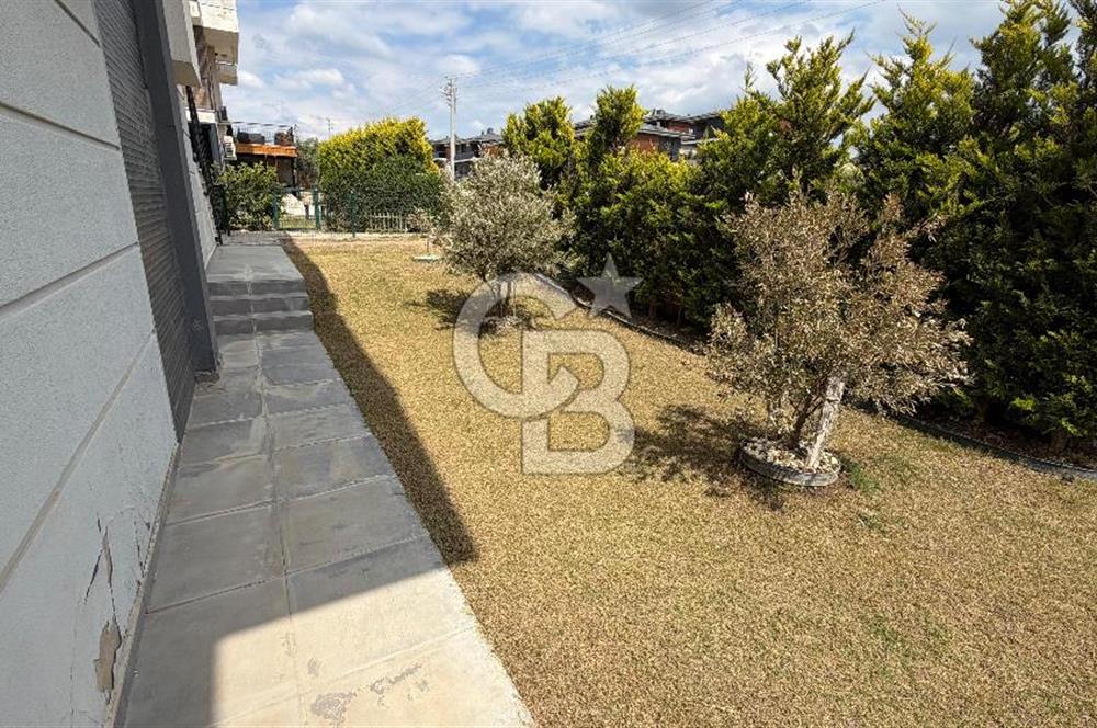 SEFERİHİSAR'DA HAVUZLU SİTEDE SATILIK 4+2 TRİPLEKS VİLLA