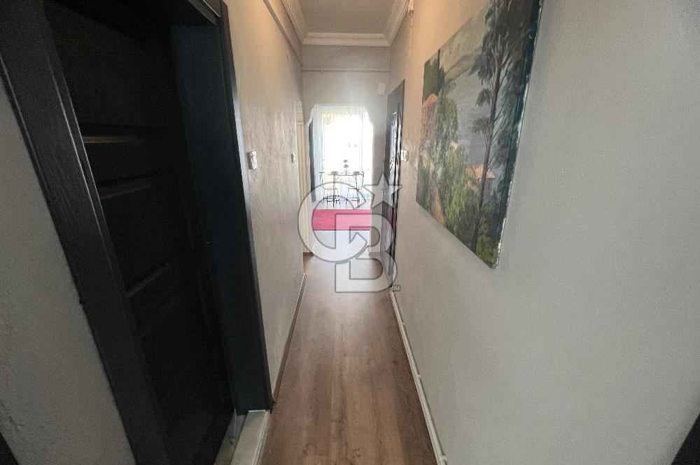 Karşıyaka Alaybey’de Eşyalı Satılık 1+1 Daire