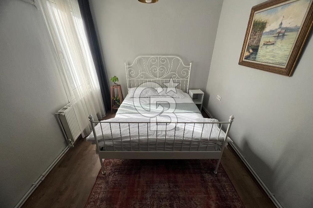 Karşıyaka Alaybey’de Eşyalı Satılık 1+1 Daire