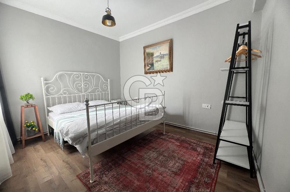 Karşıyaka Alaybey’de Eşyalı Satılık 1+1 Daire
