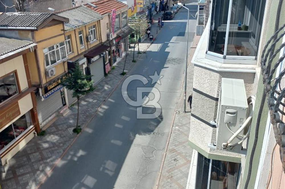 Fatih Ana Cadde Üzeri Satılık 2+1 Eşyalı Daire