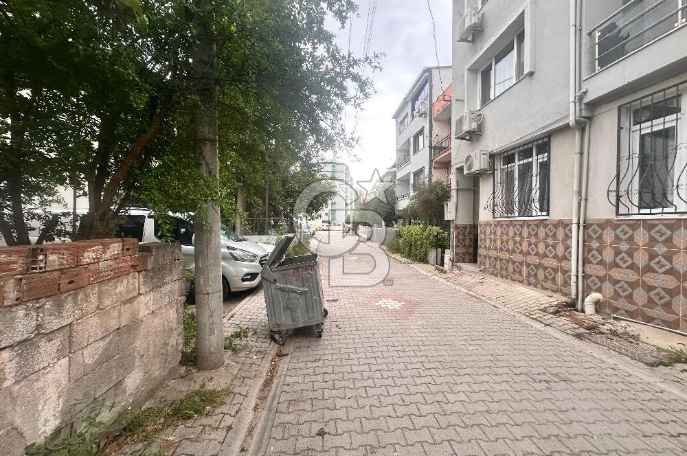 Bayraklı Adalet’te 4 Kat İmarlı, Üzerinde Kâgir Ev Bulunan Yatırım Fırsatı