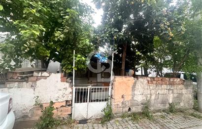 Bayraklı Adalet’te 4 Kat İmarlı, Üzerinde Kâgir Ev Bulunan Yatırım Fırsatı