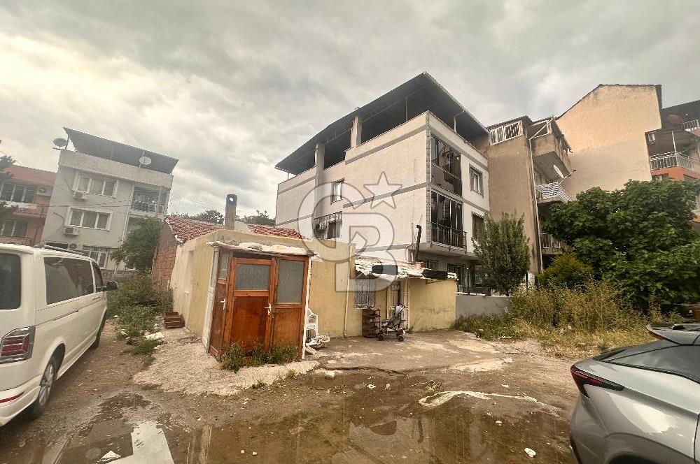 Bayraklı Adalet’te 4 Kat İmarlı, Üzerinde Kâgir Ev Bulunan Yatırım Fırsatı
