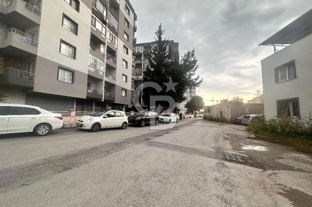 Bayraklı Adalet’te 4 Kat İmarlı, Üzerinde Kâgir Ev Bulunan Yatırım Fırsatı