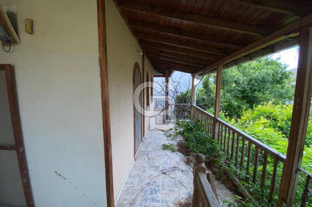 İzmir Narlıdere Altınevler mahallesinde satılık müstakil 7+1 villa 